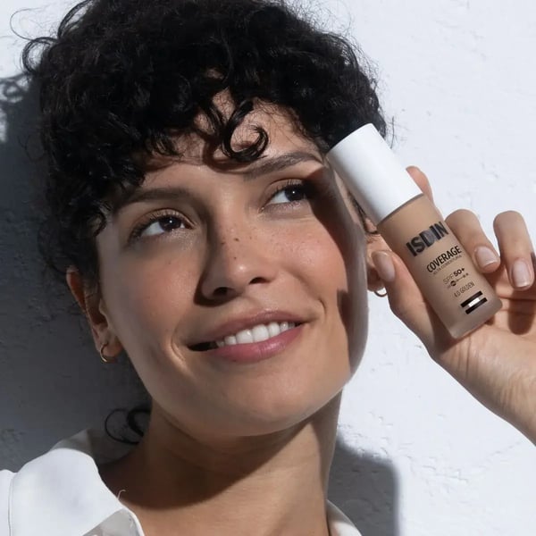 7525394-isdin-coverage-spf-50-40-golden-30g-2.webp